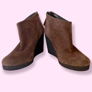 Andre Assous Brown Suede Wedge Boots Size 7